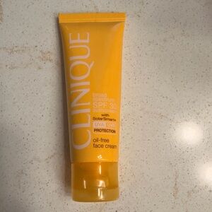 Clinique Broad Spectrum SPF 30 Oil-Free Face Cream – New
